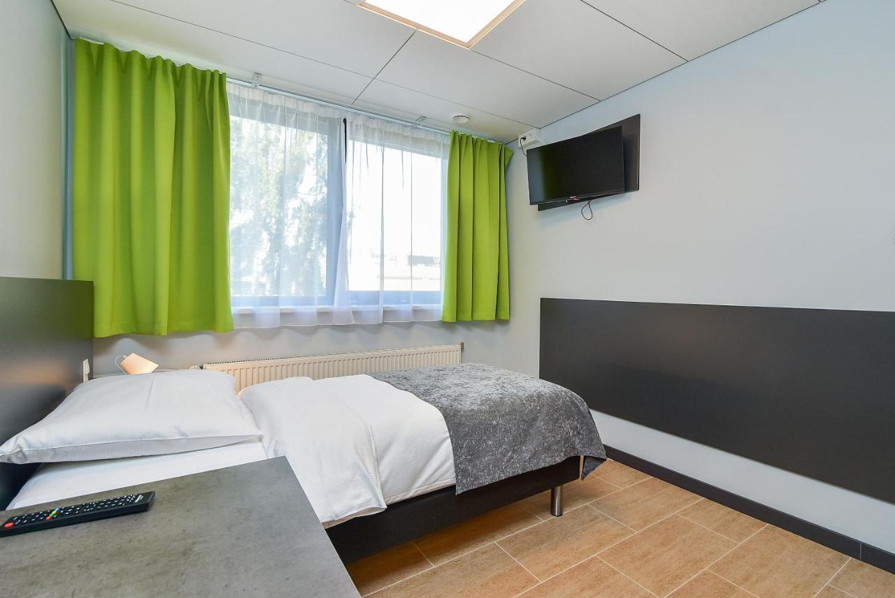 City Yard Inn Hotel Таллин Экстерьер фото