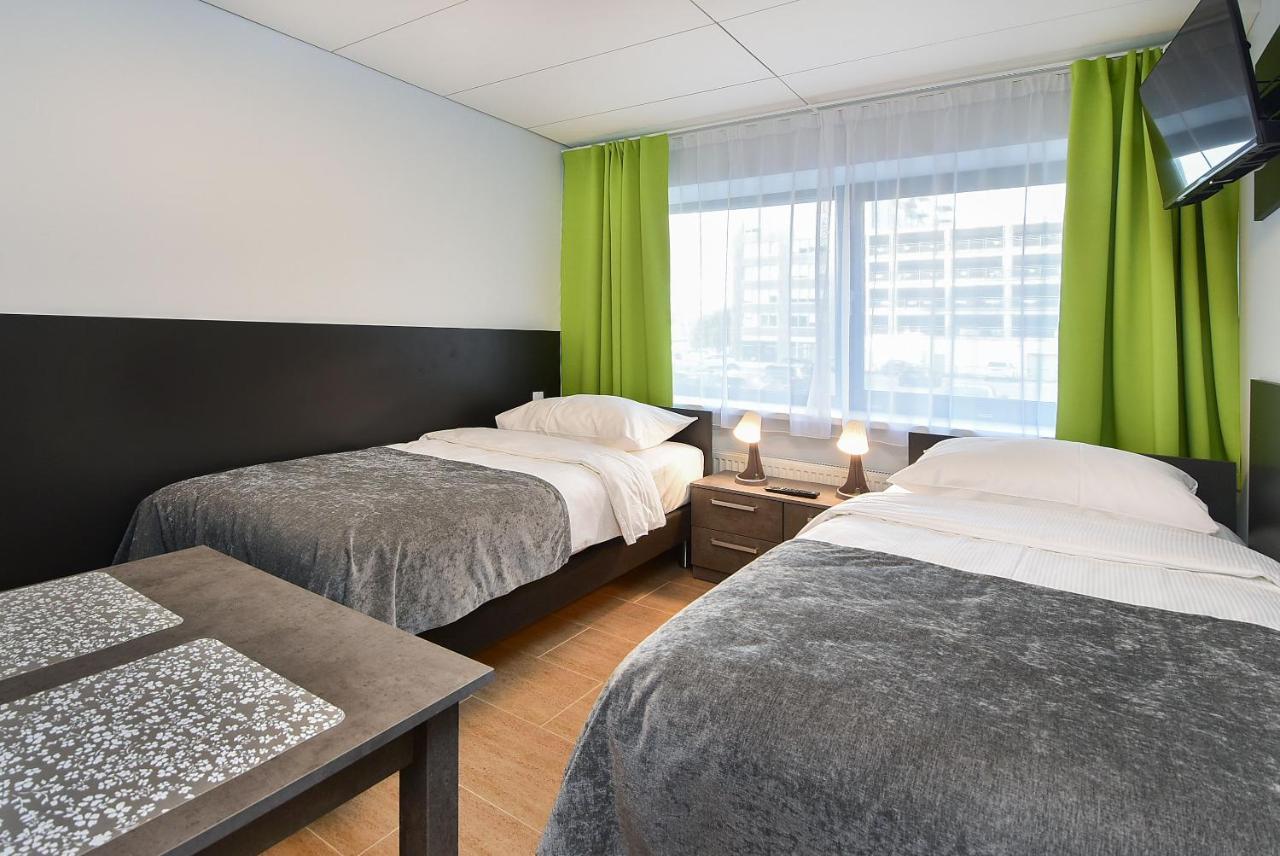 City Yard Inn Hotel Таллин Экстерьер фото